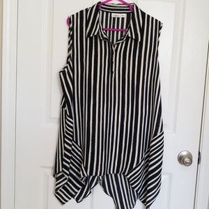🎉3 for $25🎉 Cato. Black and white blouse